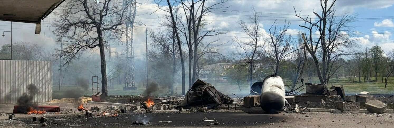Краматорськ: ворог атакував дронами та авіабомбою, пошкоджено десятки будинків