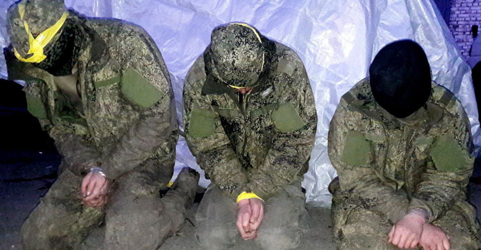 Як росіянам здатись у полон ЗСУ: оновлена інструкція 