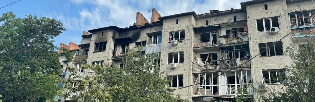 Авіаудар, загиблі та евакуація. Чим жив Слов’янськ рік тому 