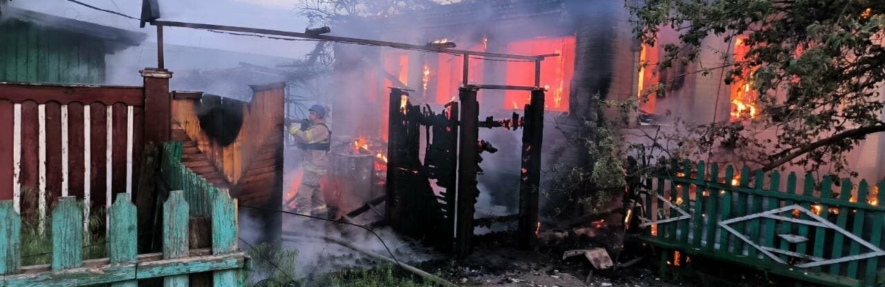 Внаслідок обстрілу Костянтинівки у місті загорілося два будинки