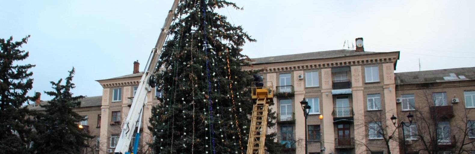 У Дружківці прикрасили ялинку на площі