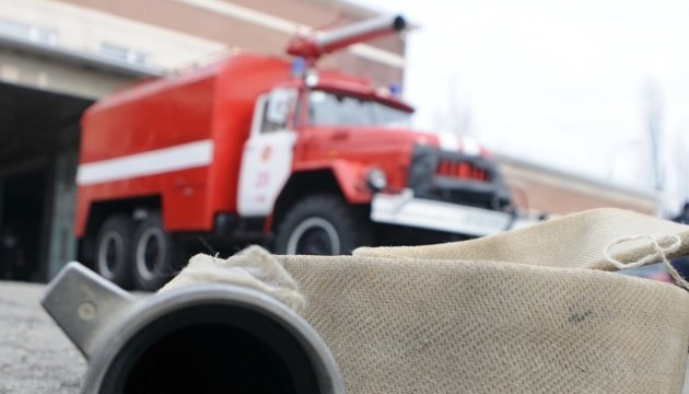 На Донеччині через зруйновані водогони пожежники беруть воду з річок і озер — ДСНС