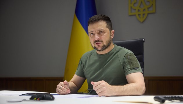 Захищати Бахмут важливо, але не за будь-яку ціну - президент