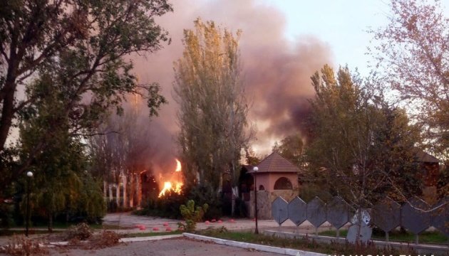 Уночі росіяни обстріляли різні ділянки фронту Донеччини, найбільше постраждала Авдіївка