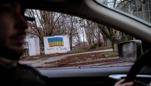 росії навряд чи вдасться оточити Бахмут найближчим часом – розвідка Британії
