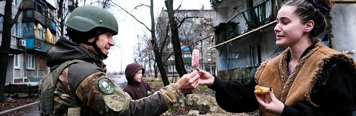 Дітей у деокупованих Святогірську та Лимані привітали з Миколаєм