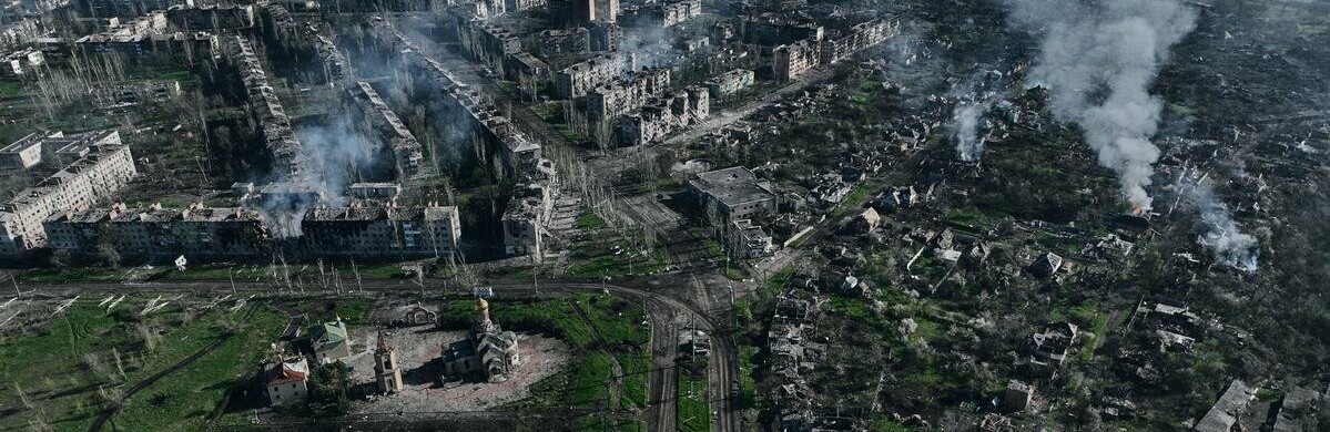 Бахмут не знаходиться під повним контролем ЗСУ — Зеленський