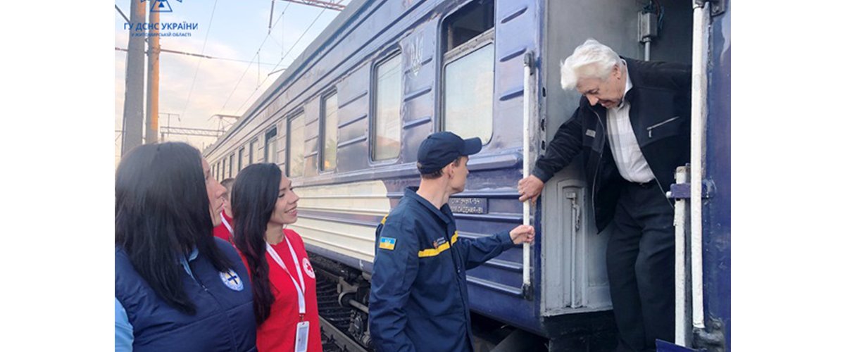 Вже майже два місяці мешканців Донеччини евакуюють до Житомирської області