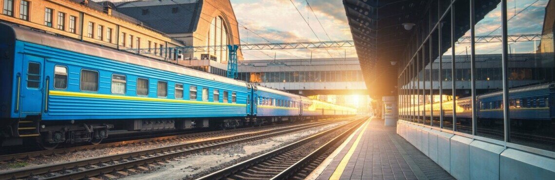 Поїзд Херсон - Слов’янськ змінює графік руху. До міста додали ще низку приміських поїздів