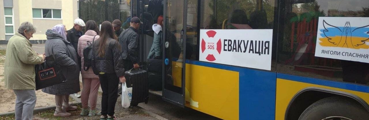 Сьогодні мешканців Слов'янська евакуювали до Львова та Кіровоградської області