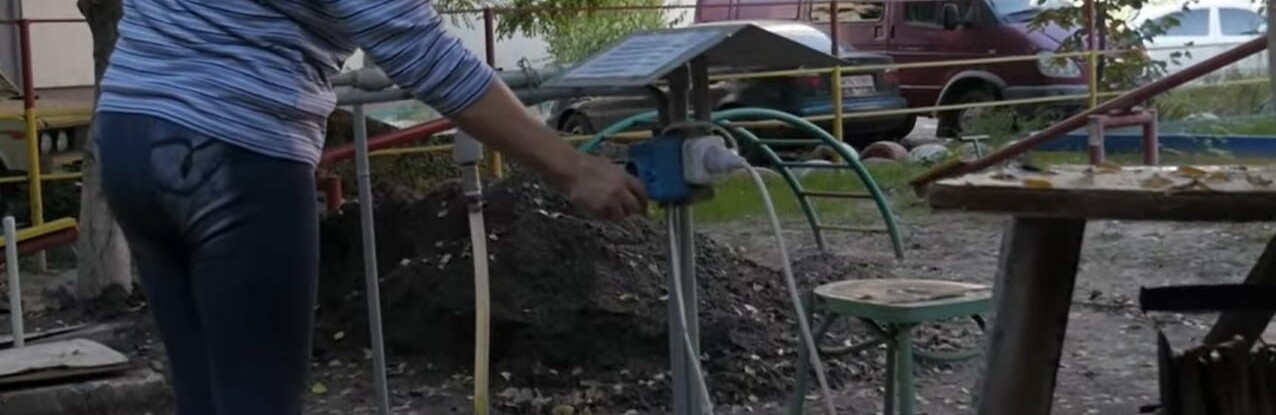 У Слов'янську волонтер зробив безоплатну свердловину з водою