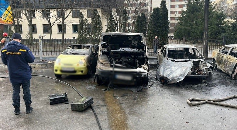 Пʼятеро загиблих та пошкодження енергетичних обʼєктів - що відомо про нічний масований ракетний обстріл України