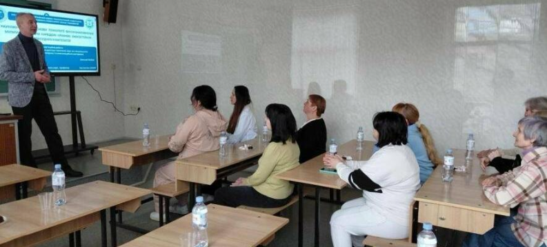 JICA та уряд України передали цифрову техніку переміщеному коледжу