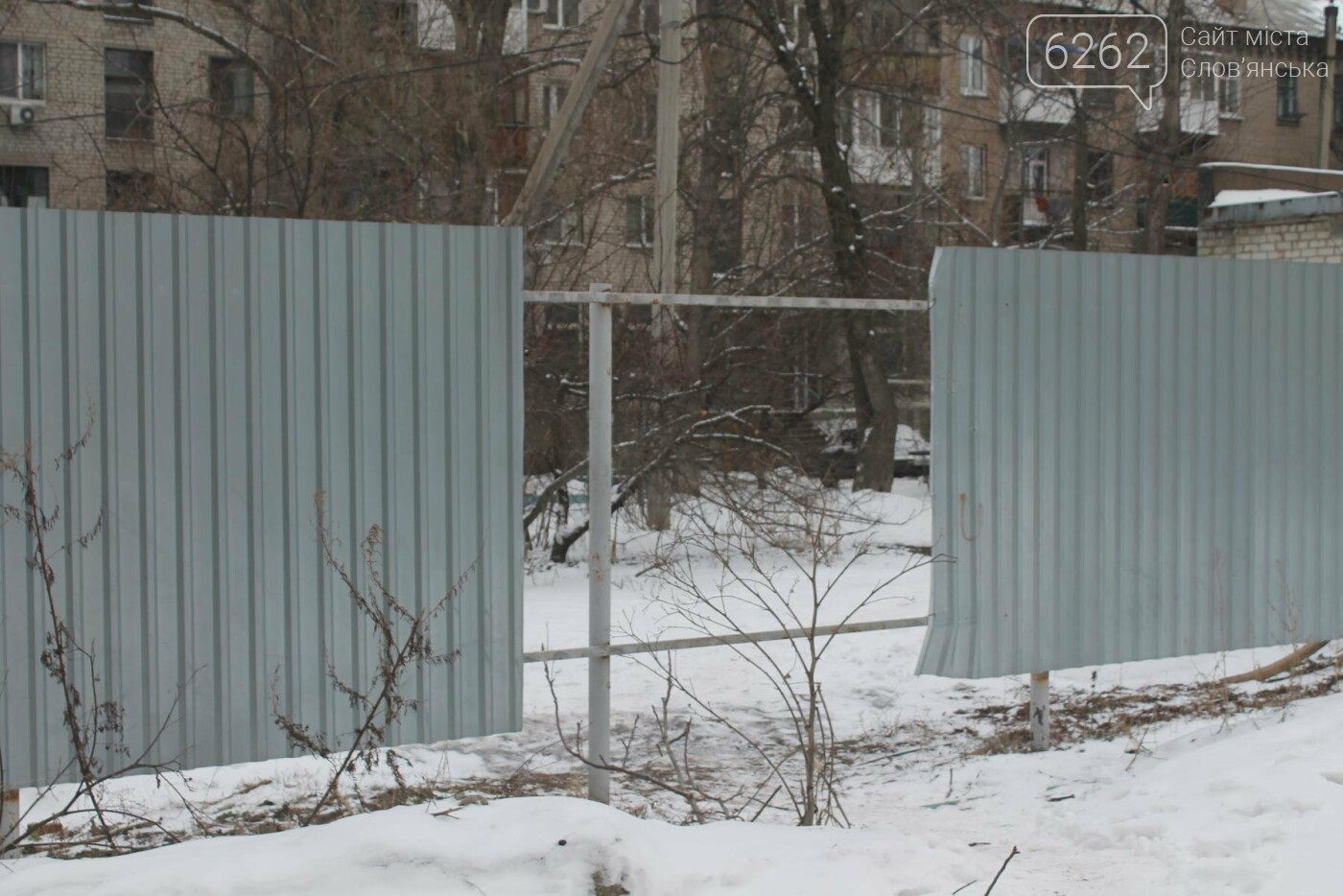 Вход в недострой в центре Славянска планируют заложить кирп..., фото-2 Вход в недострой в центре Славянска планируют заложить кирпичом , фото-2