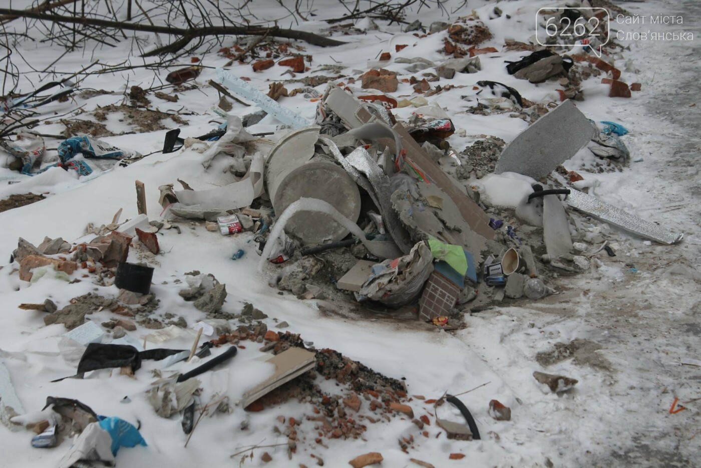Вход в недострой в центре Славянска планируют заложить кирп..., фото-3 Вход в недострой в центре Славянска планируют заложить кирпичом , фото-3