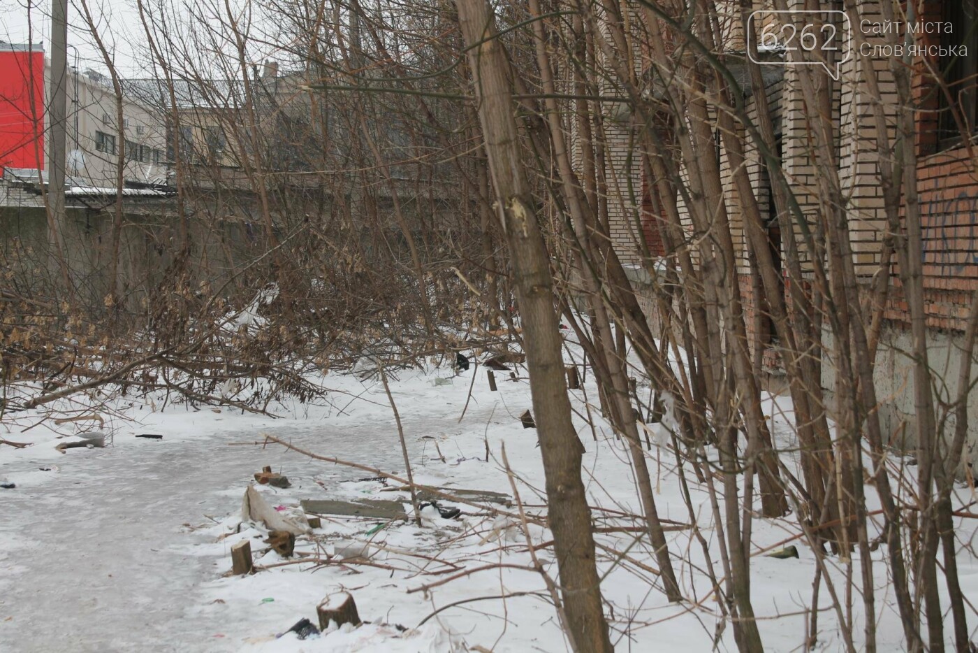 Вход в недострой в центре Славянска планируют заложить кирп..., фото-4 Вход в недострой в центре Славянска планируют заложить кирпичом , фото-4