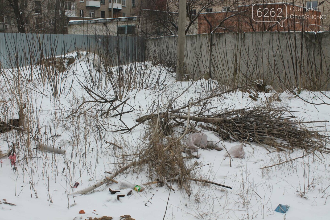 Вход в недострой в центре Славянска планируют заложить кирп..., фото-6 Вход в недострой в центре Славянска планируют заложить кирпичом , фото-6