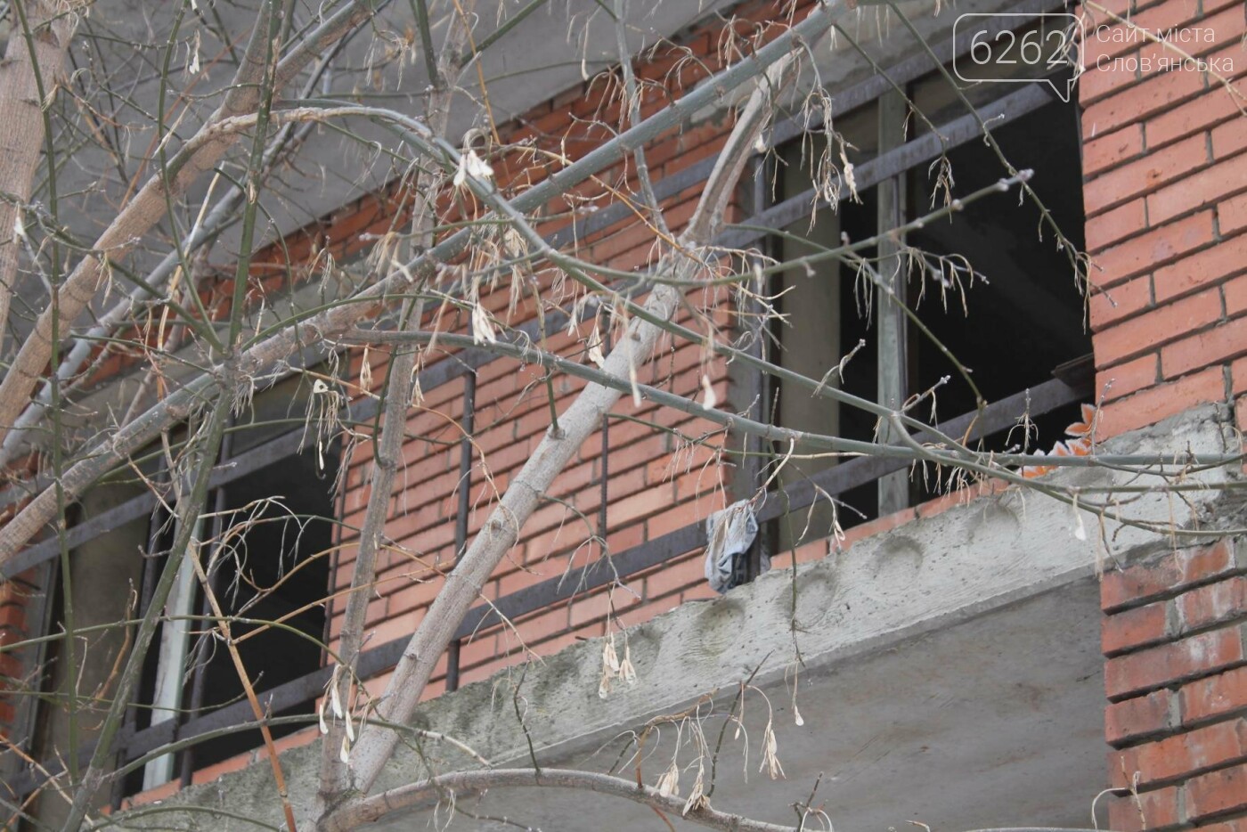 Вход в недострой в центре Славянска планируют заложить кирп..., фото-7 Вход в недострой в центре Славянска планируют заложить кирпичом , фото-7