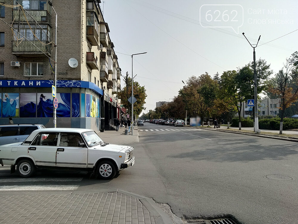 У центрі Слов'янська без дозволу встановили куби з політагі..., фото-1 У центрі Слов'янська без дозволу встановили куби з політагітацією - міська рада, фото-1