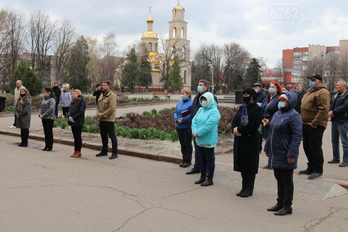 "Ми вчилися жити самі". У Слов’янську пройшла виставка фото матерів загиблих захисників України, фото-21