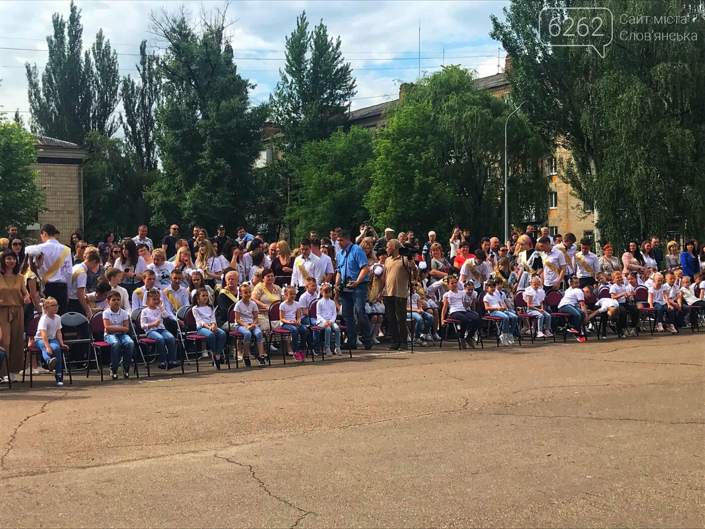 У Слов'янську лунають останні дзвоники для школярів , фото-1