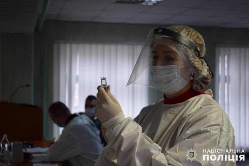 У Слов'янську від COVID-19 почали вакцинувати поліцейських 