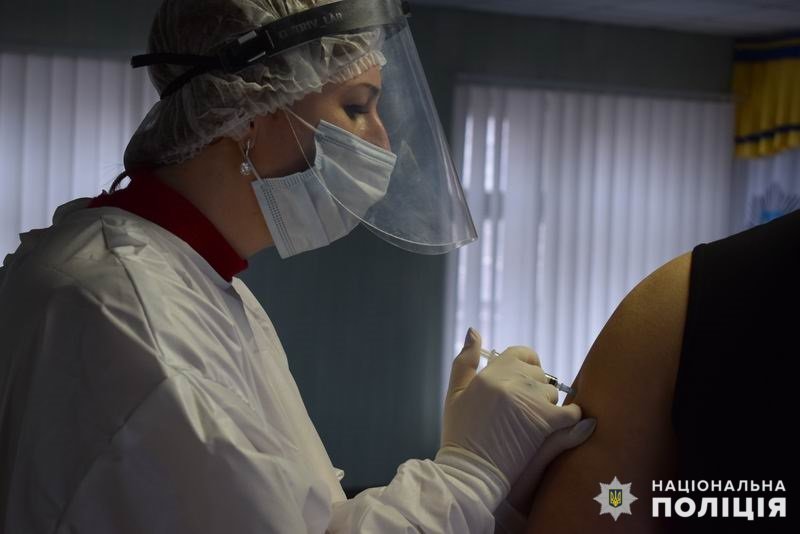 У Слов'янську від COVID-19 почали вакцинувати поліцейських , фото-2