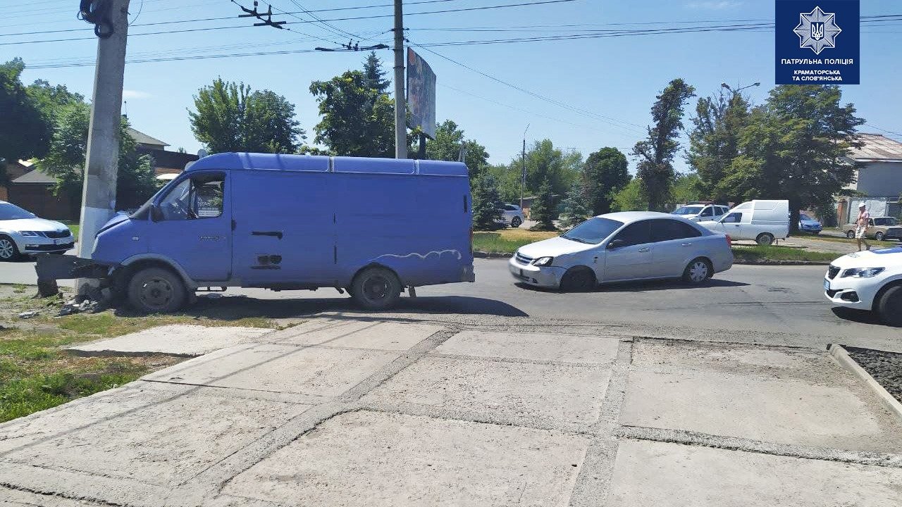 У Слов’янську недалеко від курорту сталася ДТП, фото-5