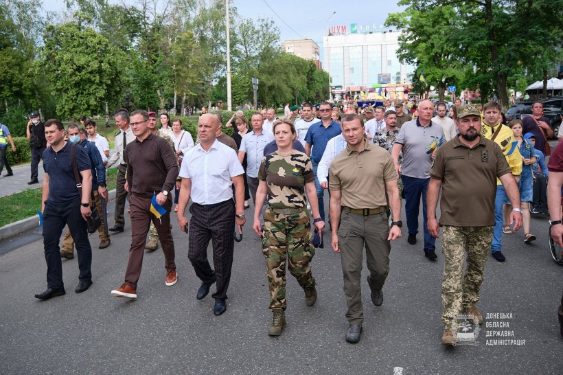 День звільнення у Краматорську відзначили масовою патріотичною ходою (фото), фото-3