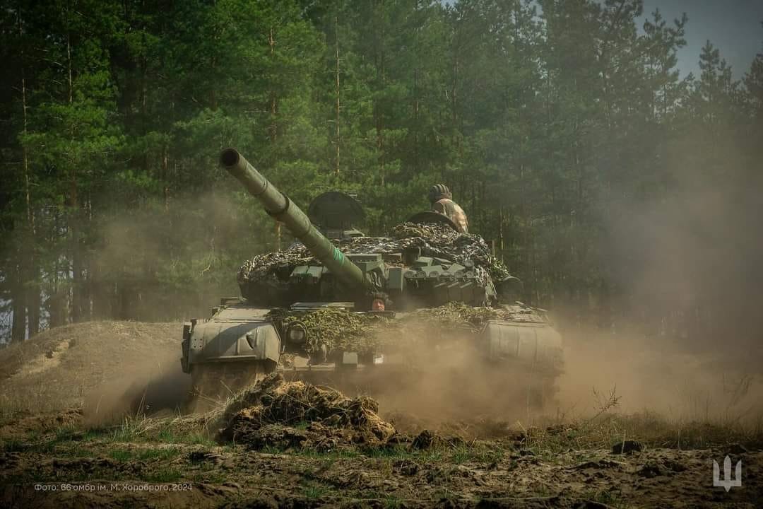 Український танк у бою