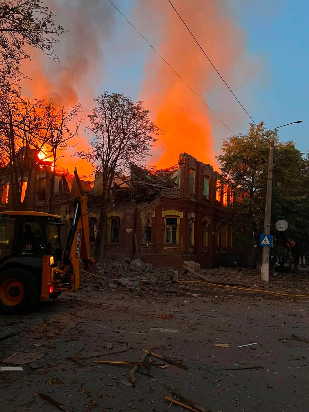 Ранковий авіаудар по Слов'янську 26 серпня: двоє поранених, 12 будинків пошкоджено