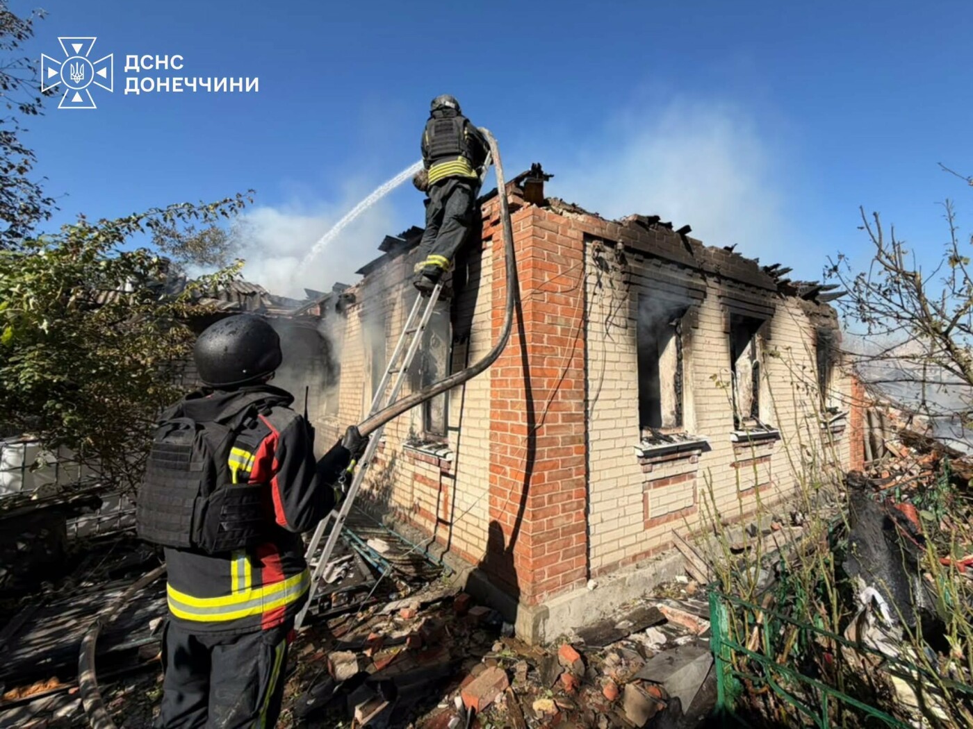Ліквідація пожежі яка виникла після обстрілу