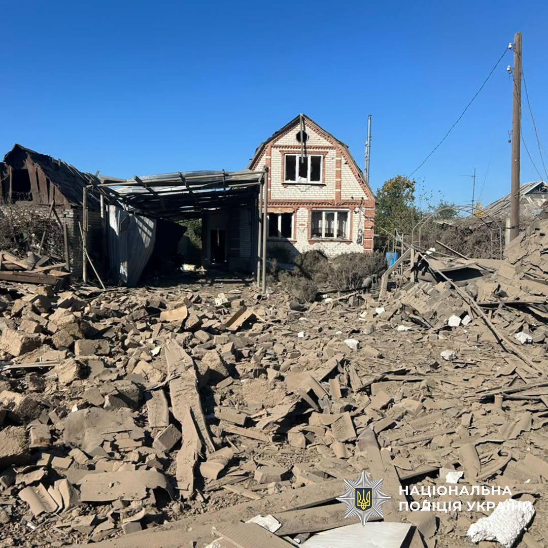 Фото: поліція Донеччини, Наслідки обстрілів. Наслідки обстрілів.