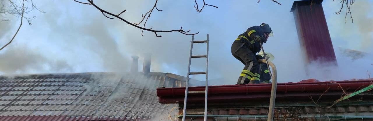 У Слов'янську горіло горище приватного будинку