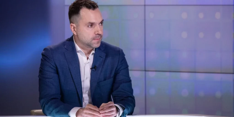 ТКГ не домовилася про «великоднє» перемир’я на Донбасі – Арестович ТКГ не домовилася про «великоднє» перемир’я на Донбасі – Арестович