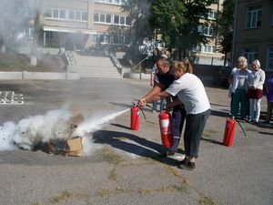Славянские спасатели провели беседы по предупреждению пожаров (фото) - фото 1